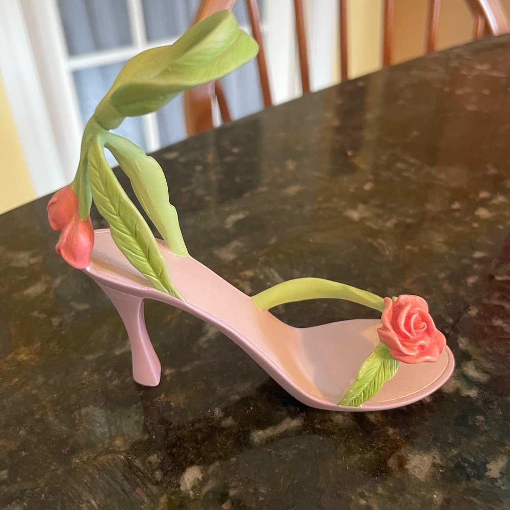 Vintage Miniature SHOE My Treasure Kingsbridge Int Shoe Pink Flower